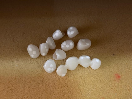 Zirkon sinterlemede beyaz noktalar / White spots on Zirconia after sintering